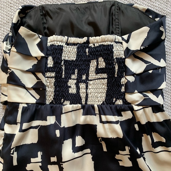 Strapless dress - Navy and Cream - Size Small - Worn Once - Picture 6 of 10